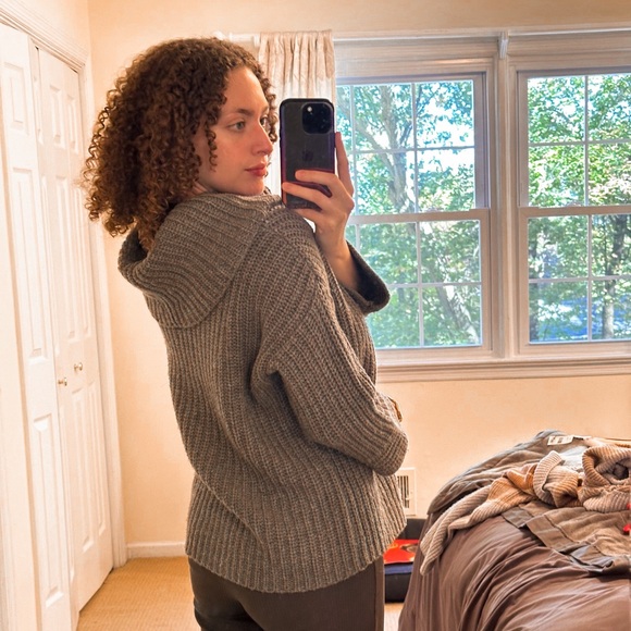 Gray Chunky Knit Sweater - Picture 2 of 2